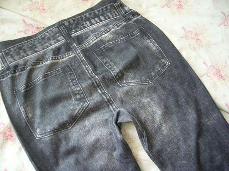 Leginy s "potrhanym" efektom, s