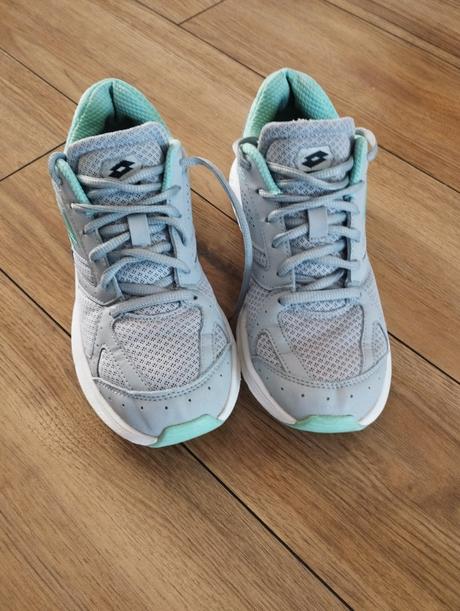 Tenisky na telesnu, lotto,37