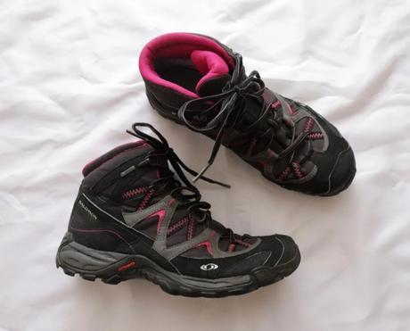 Turisticka trekingova obuv, salomon,40