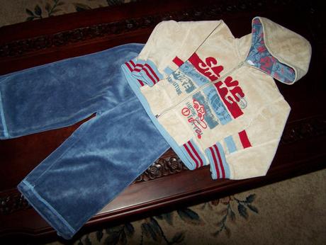 Velúrová súprava málo nosená len príležitone, 80