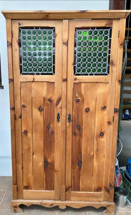 Devenna suprava lavica, stol, 2x stolicka a skrina,