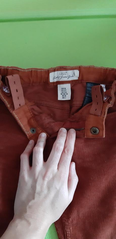 Zamatové nohavice, l.o.g.g.,98