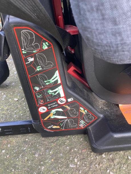 Petite&mars 9-18kg + s isofixom., petite&mars