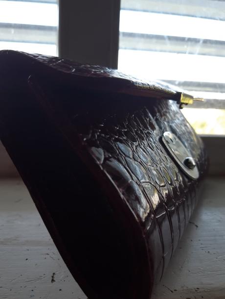 Malá červená kabelka, 