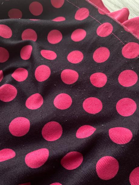 Bodkované saty, 104