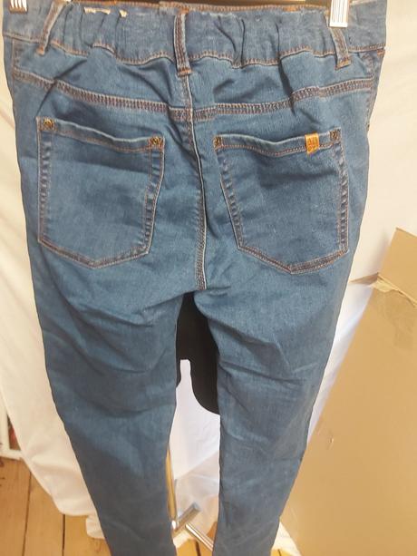 Strecove rifle damske, m