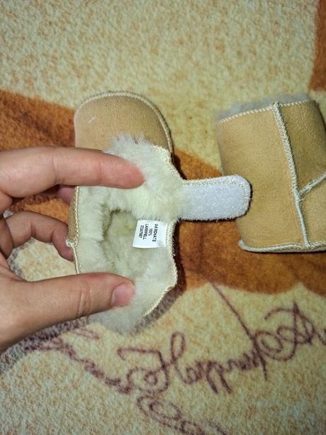 Capačky s jahňacou kožušinou, <17