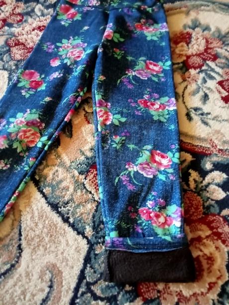 Teplučké kvetované legíny, 128