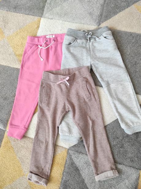 Balík oblečenia 92 a 98 možné kúpiť aj osobitne, 86–98