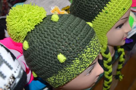 Čiapočka s brmbolcom, <50 - 158