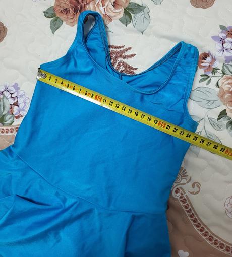 Body so sukňou roch valley na 5-6 rokov, 110