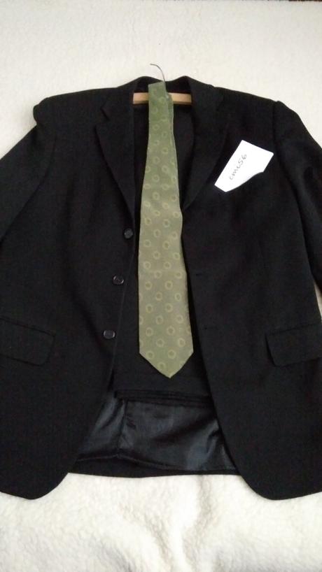 Čierny pánsky oblek, 54