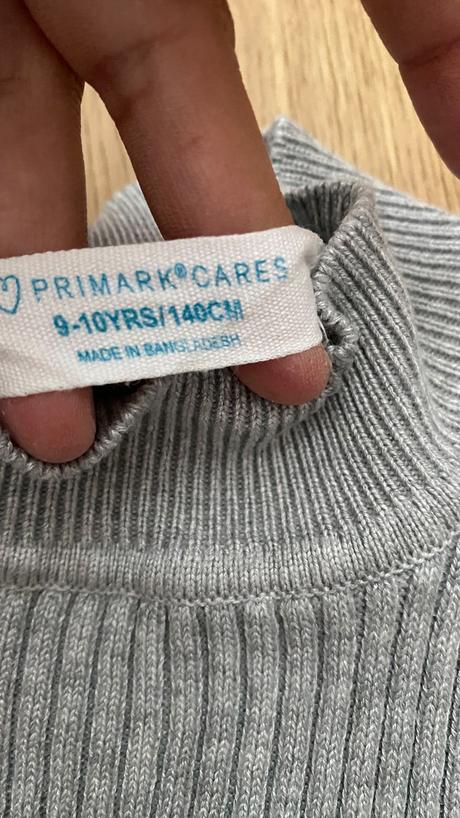 Sveter reserved, reserved,146