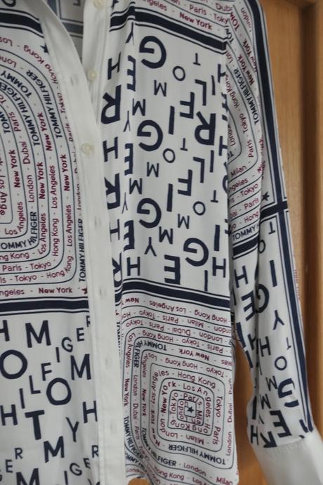 Tommy hilfiger luxusna satenova bluzka m, tommy hilfiger,m