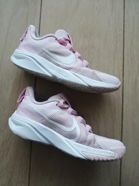 Ľahké vzdušné nike tenisky, nike,30