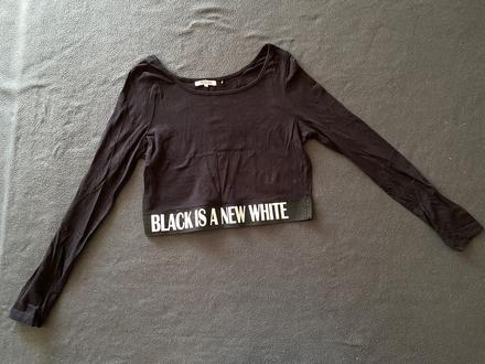 Crop top čierný, s