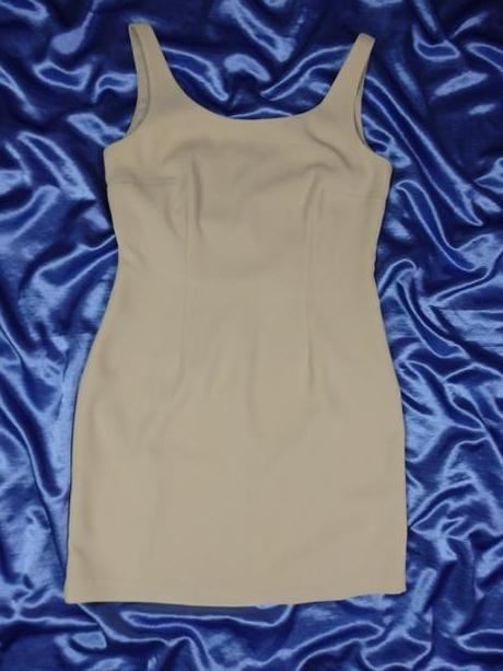 Luxusné béžové šaty, 40