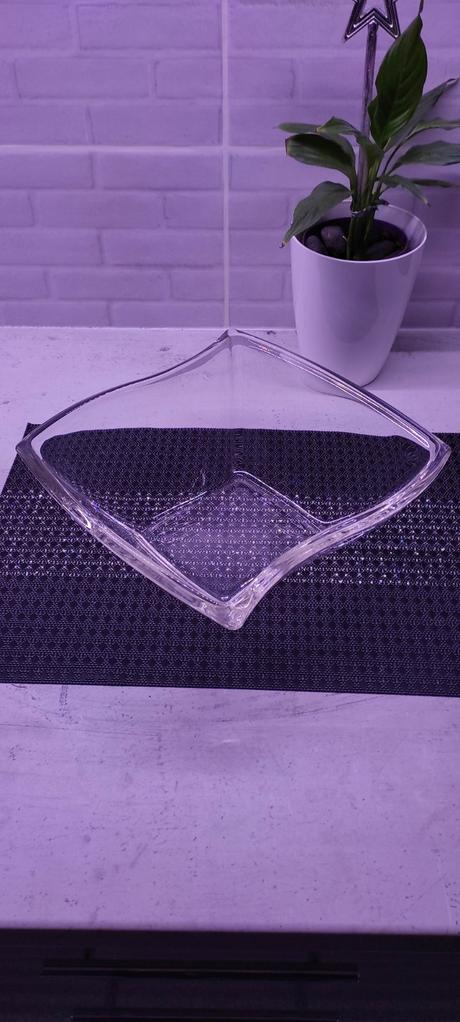 Sklenená misa, dóza, 