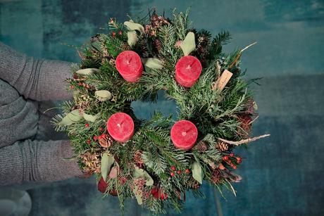 Adventny veniec cerveny,