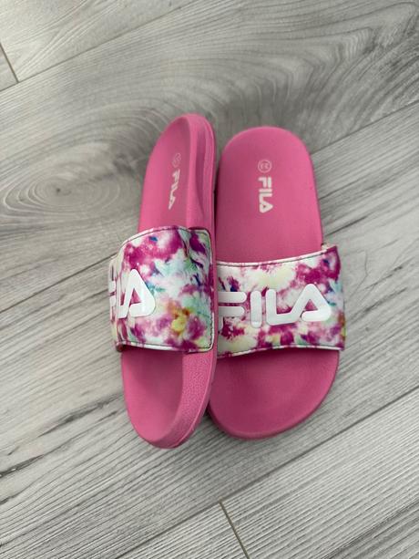 Slapky fila, fila,33