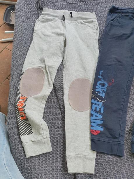 Pekne tepláky velk 134, 134