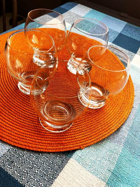 Baňaté poháre 5 ks,