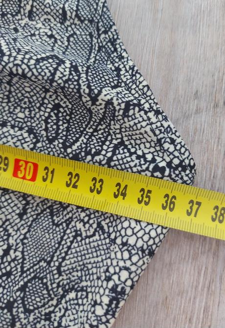 Plavky s hadím vzorom, 40