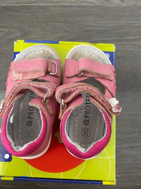 Dievčenské ružové sandále (protetika 20), protetika,20