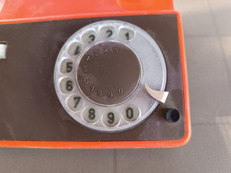 Retro telefón,