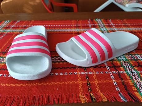 Šľapky, adidas,34