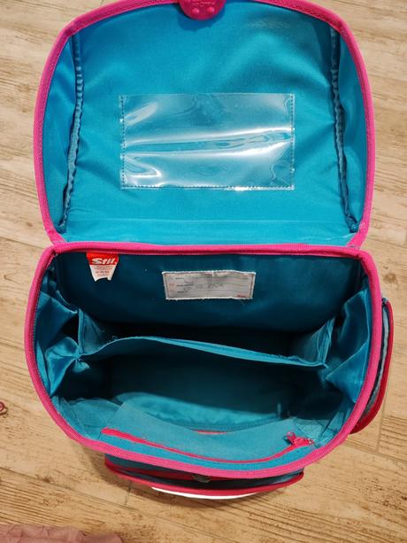 Dievčenská školská taska-aktovka,