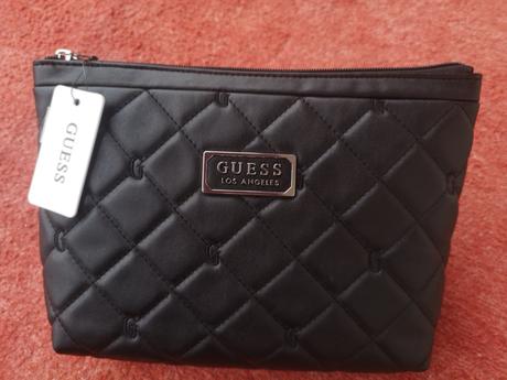 Guess kozmetická taškička, 