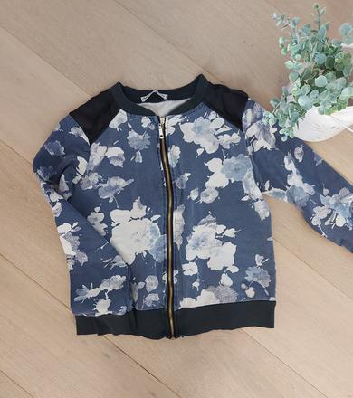 Elegantná mikina so saténovými plecami, xs