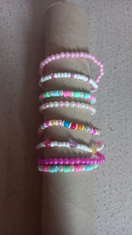 Farebné náramky, 