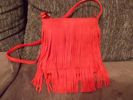 Kabelka so strapcami, 