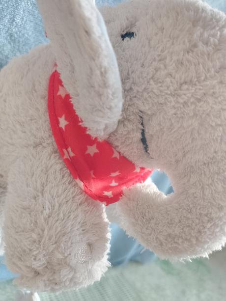 Zavesovací sloník,uspávanková melódia , tcm, 15 cm, 