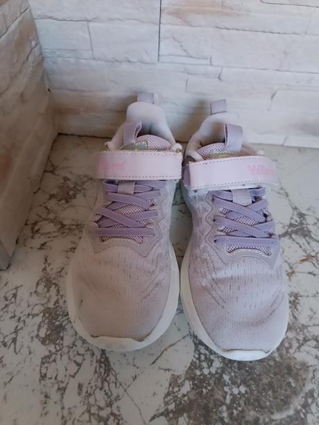 Tenisky, 33
