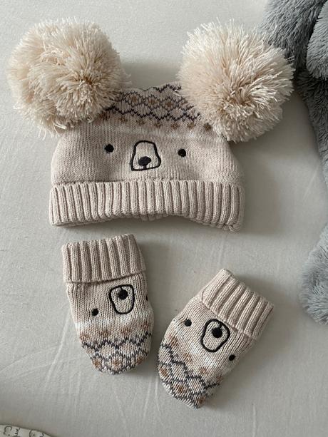 Čiapka s brmbolcami+rukavice, 62