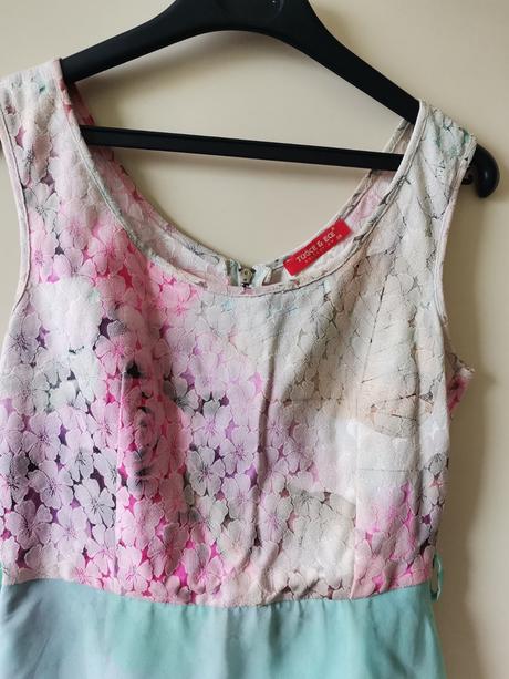 Šaty s vlečkou, 36