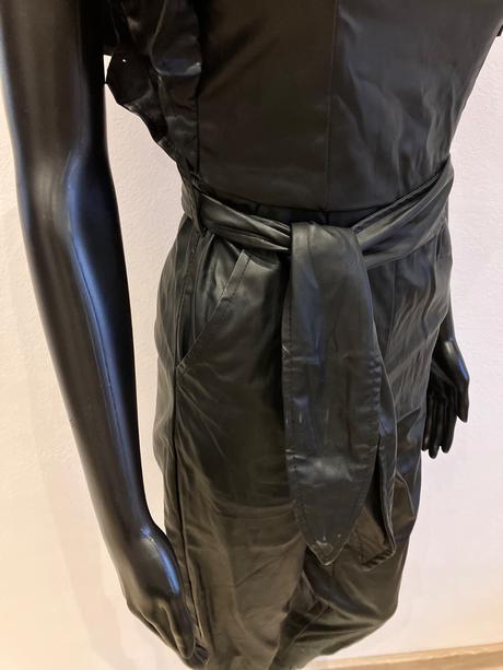 Dámsky kožený overal s volánmi bershka (24), bershka,xs