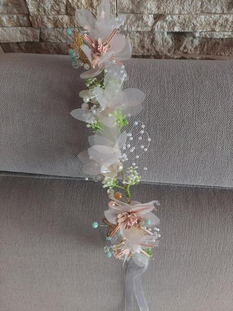 Jemne farebný venček uni,