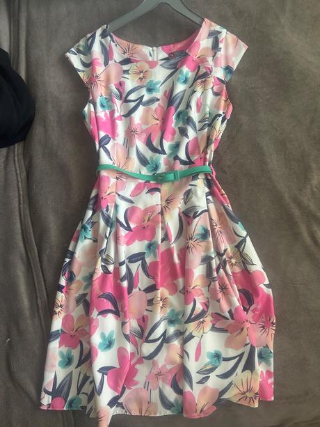Dámske šaty, 42