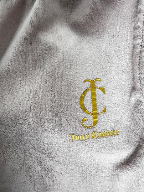 Dievčenské tepláky, 146