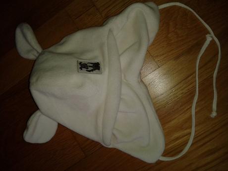 Biela čiapka s uškami, 