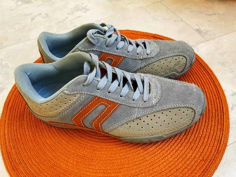 Ľahké semišové botasky, 38