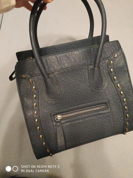 Tmavomodrá rocková kabelka so šatkou,