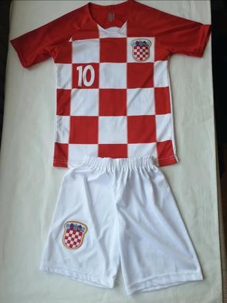 Futbalovy dres modric, 104