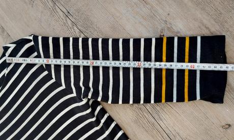 Pásikavé pletené šaty, s