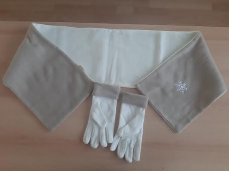 Dievčenský šál s rukavicami, 