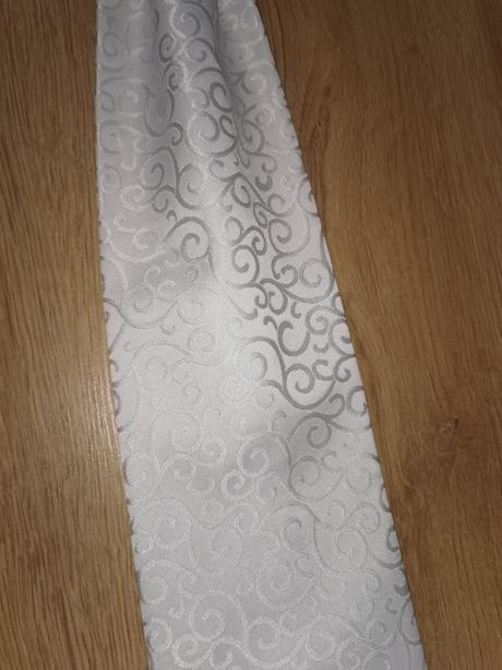 Svadobná kravata, 54